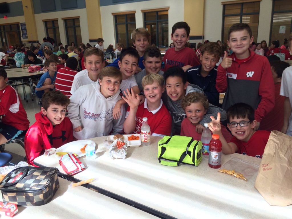 HMS Students in cafeteria
